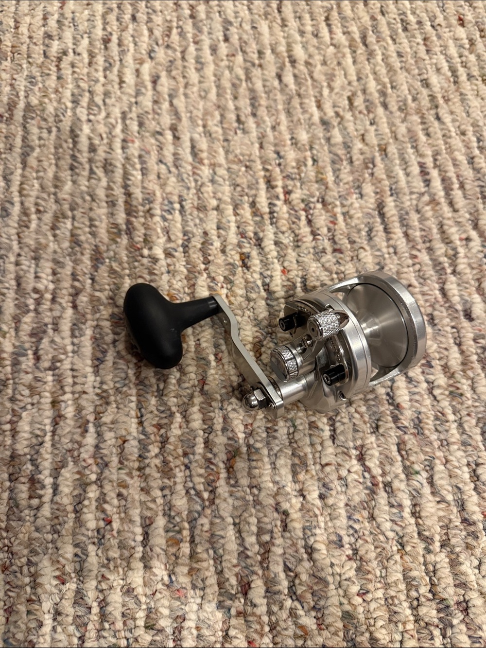AVET SXJ5.3:1 reel. Silver reel